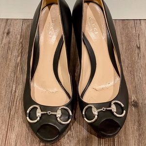Gucci Horsebit Peeptoe Pumps